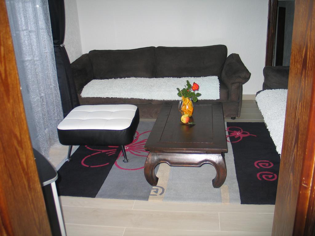 Guest House Dena Dobra Voda Exteriör bild